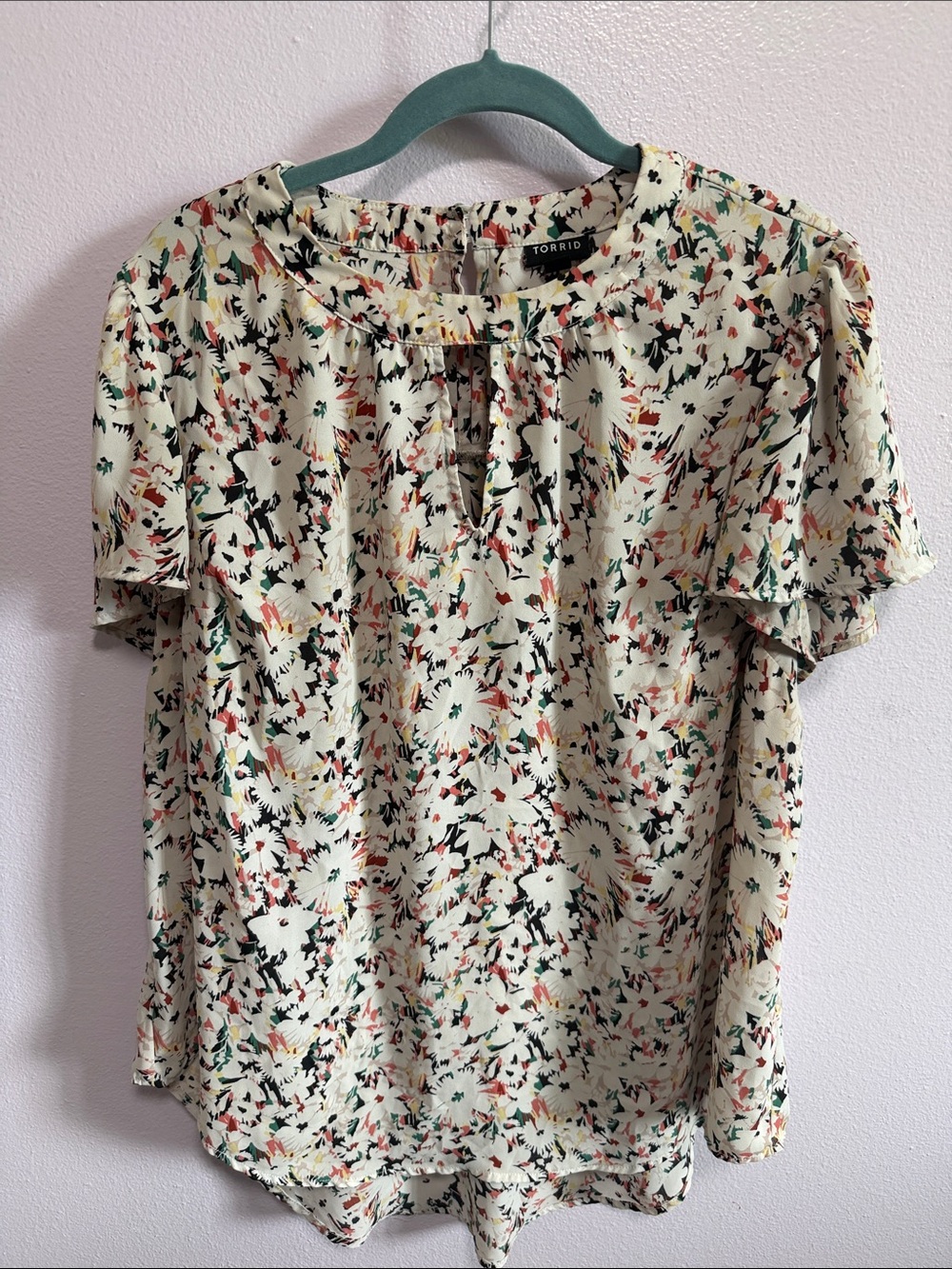 Torrid Floral Keyhole Top - Picture 5 of 9